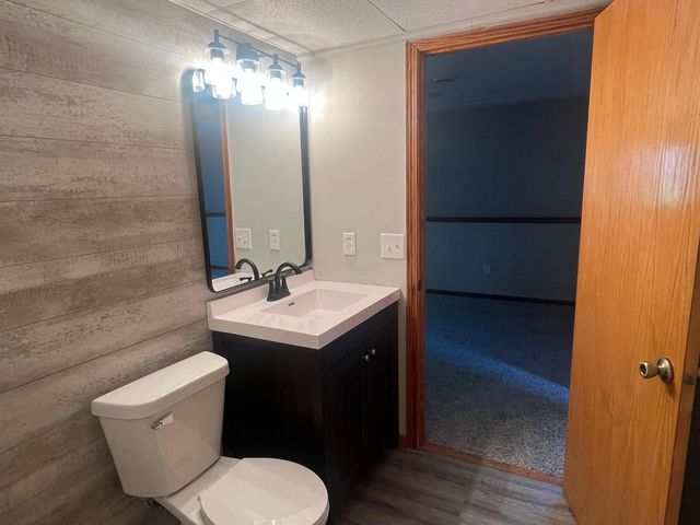 1300 Honeysuckle Lane SE, Cambridge, MN 55008