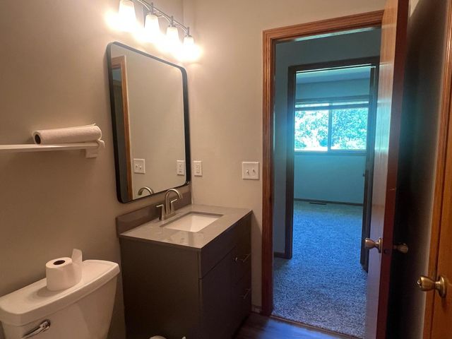 1300 Honeysuckle Lane SE, Cambridge, MN 55008