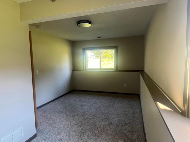 1300 Honeysuckle Lane SE, Cambridge, MN 55008