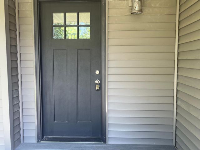 1300 Honeysuckle Lane SE, Cambridge, MN 55008