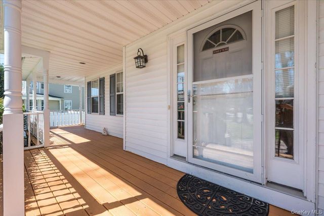20 Pineacre Drive, Smithtown, NY 11787