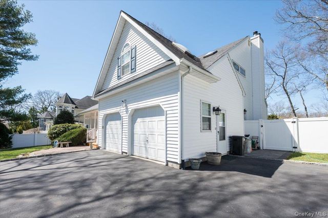20 Pineacre Drive, Smithtown, NY 11787