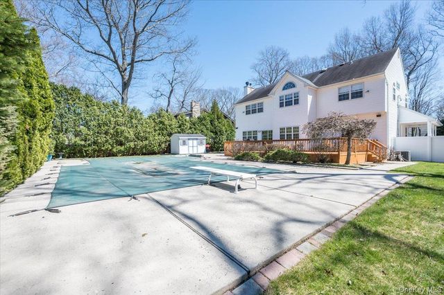 20 Pineacre Drive, Smithtown, NY 11787