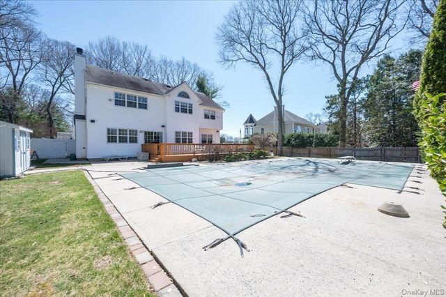 20 Pineacre Drive, Smithtown, NY 11787