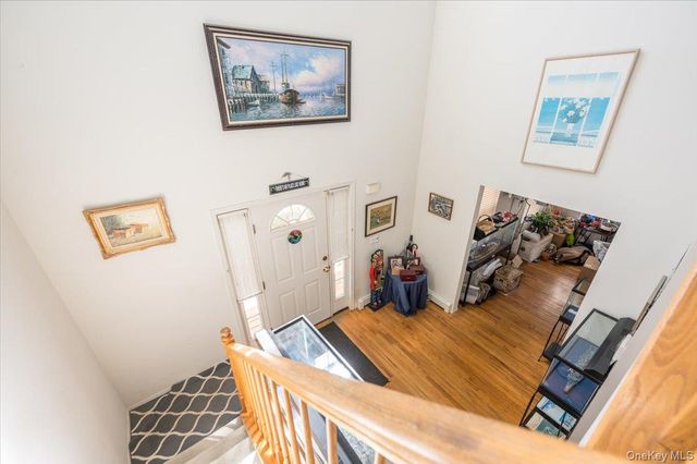 20 Pineacre Drive, Smithtown, NY 11787