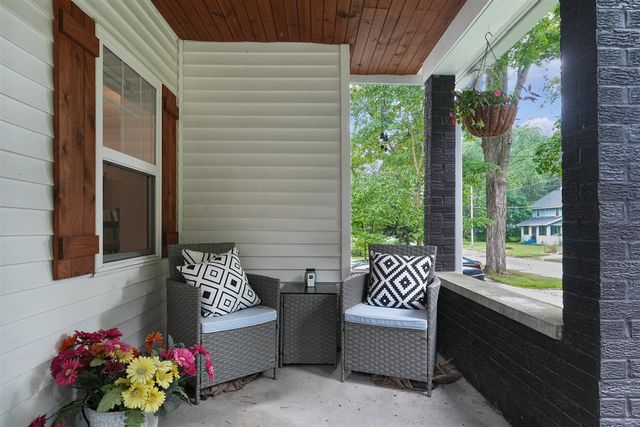 414 High Street, Marshall, MI 49068