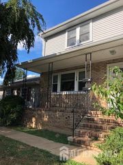 19 Jill Court 19, Edison, NJ 08817