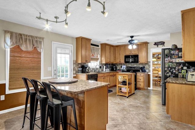 688 Country Grove Lane, Auburn, GA 30011