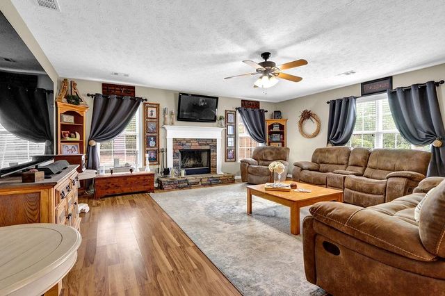 688 Country Grove Lane, Auburn, GA 30011