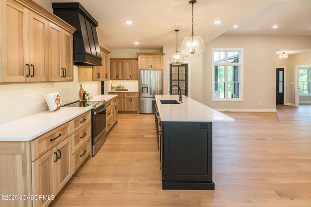 816 FRIENDSHIP ROAD, Jefferson City, MO 65101