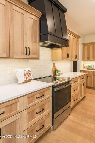 816 FRIENDSHIP ROAD, Jefferson City, MO 65101