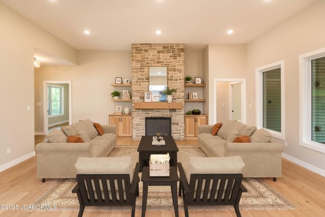 816 FRIENDSHIP ROAD, Jefferson City, MO 65101