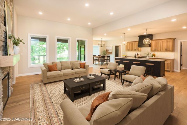 816 FRIENDSHIP ROAD, Jefferson City, MO 65101