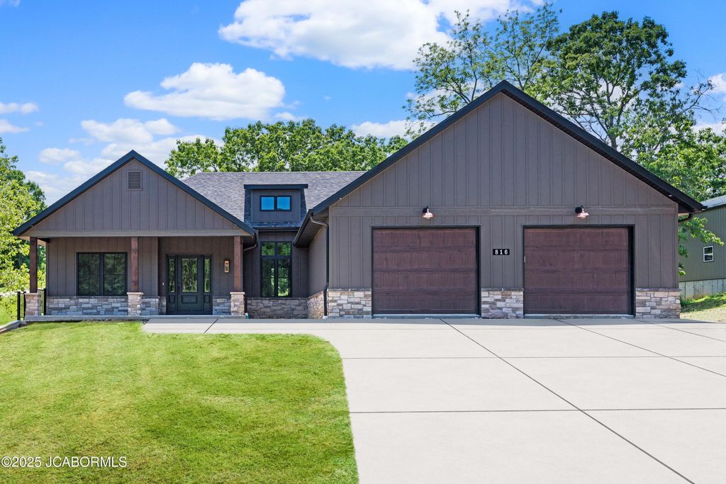 816 FRIENDSHIP ROAD, Jefferson City, MO 65101
