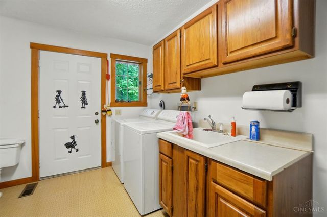2634 Utica Road, Turtle Creek Twp, OH 45036