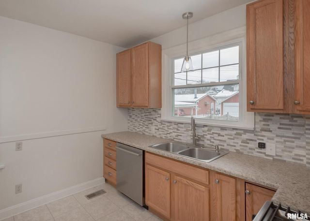 2416 12TH Street, Moline, IL 61265