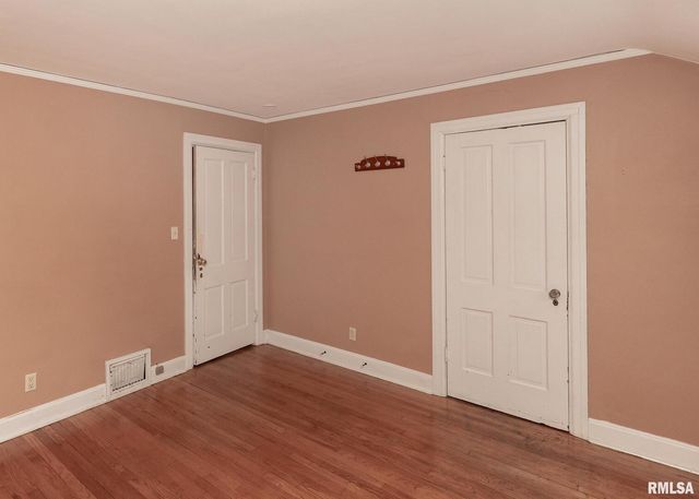 2416 12TH Street, Moline, IL 61265