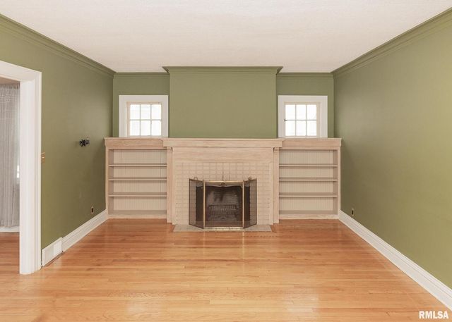 2416 12TH Street, Moline, IL 61265