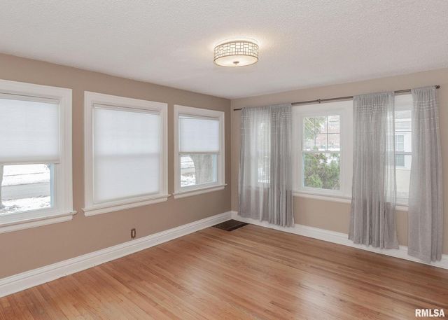 2416 12TH Street, Moline, IL 61265