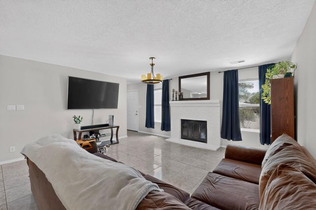 1635 Fornax Road SE, Rio Rancho, NM 87124