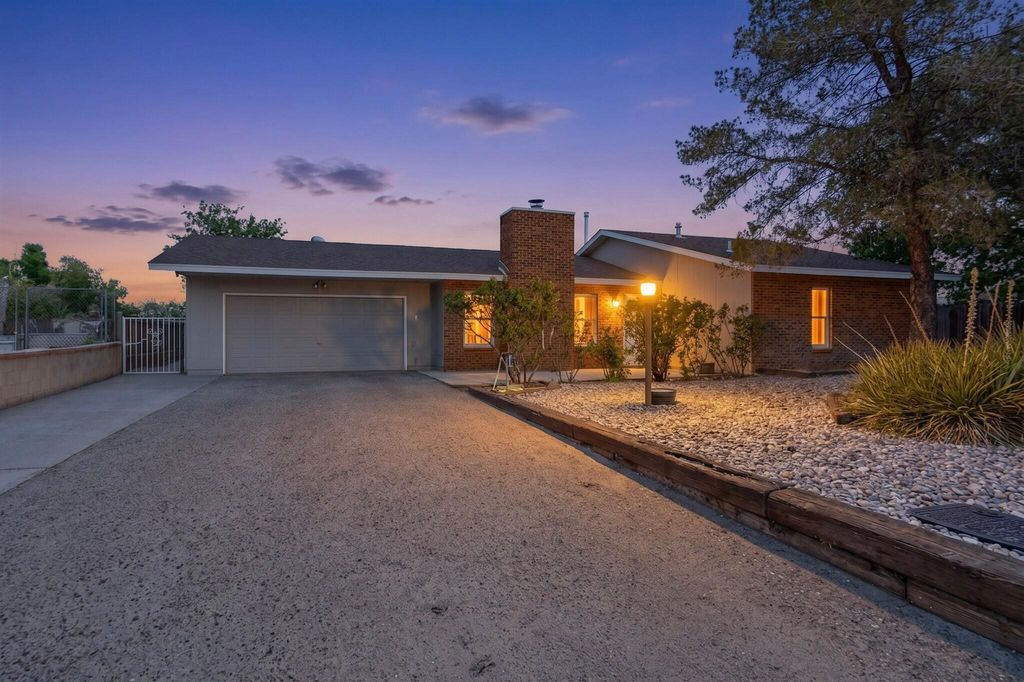 1635 Fornax Road SE, Rio Rancho, NM 87124