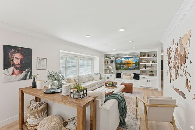 6877 PINEVIEW CIR, Salt Lake City, UT 84121