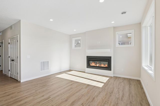 19160 Cloverleaf Way, Farmington, MN 55024