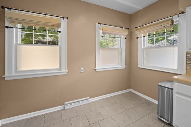 327 McClellan Boulevard, Davenport, IA 52803