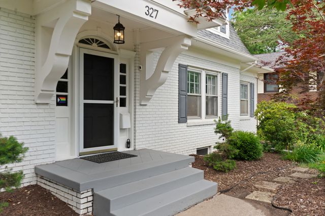 327 McClellan Boulevard, Davenport, IA 52803
