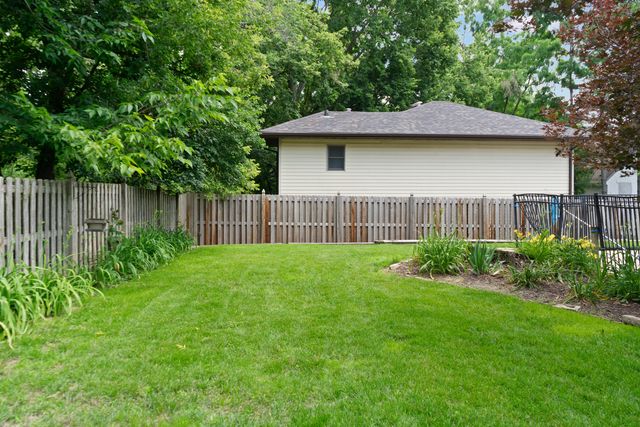 327 McClellan Boulevard, Davenport, IA 52803