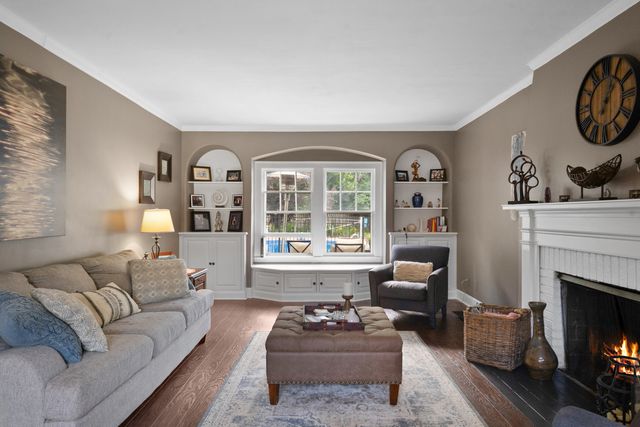 327 McClellan Boulevard, Davenport, IA 52803