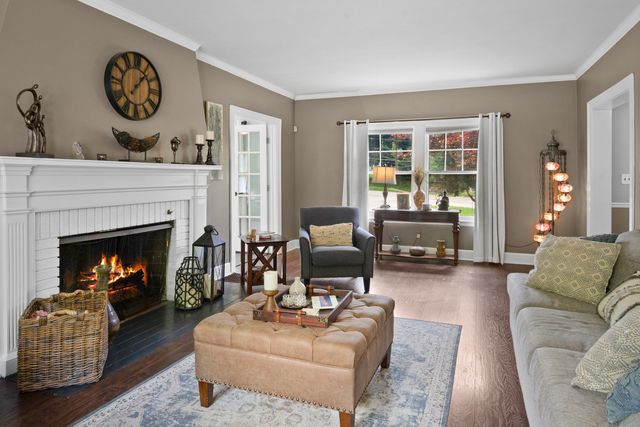 327 McClellan Boulevard, Davenport, IA 52803