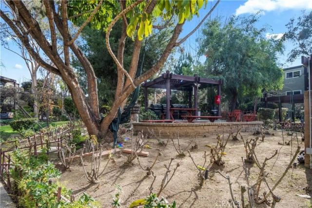 5860 Benner 303, Los Angeles, CA 90042