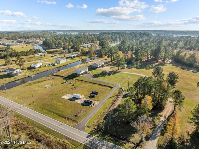 1134 Whichards Beach Road, Chocowinity, NC 27817