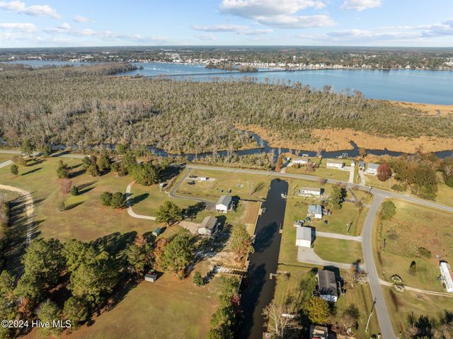 1134 Whichards Beach Road, Chocowinity, NC 27817