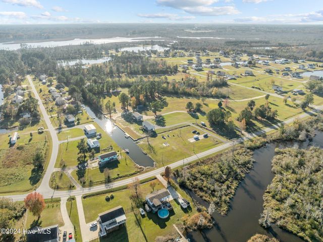 1134 Whichards Beach Road, Chocowinity, NC 27817