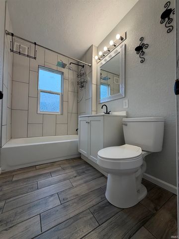 19746 Detroit Avenue, South Bend, IN 46614