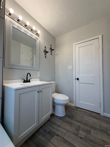 19746 Detroit Avenue, South Bend, IN 46614