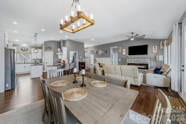 128 Laurel Ridge Drive, Statesville, NC 28677