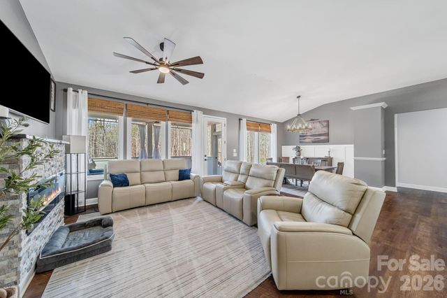 128 Laurel Ridge Drive, Statesville, NC 28677