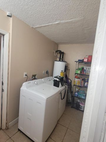 8448 NW 196th Terrace, Hialeah, FL 33015