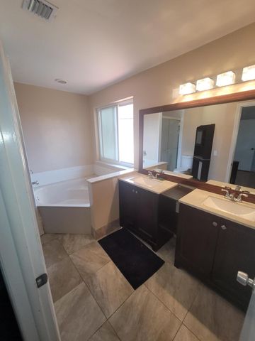 8448 NW 196th Terrace, Hialeah, FL 33015