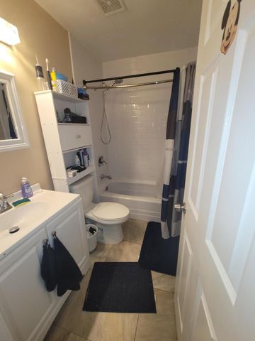 8448 NW 196th Terrace, Hialeah, FL 33015