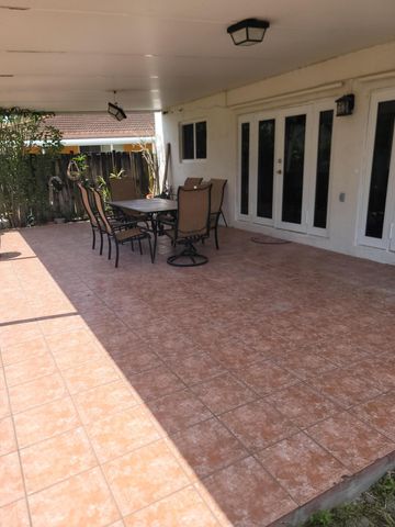 8448 NW 196th Terrace, Hialeah, FL 33015