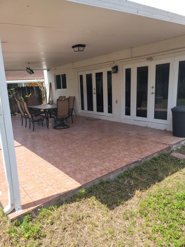 8448 NW 196th Terrace, Hialeah, FL 33015