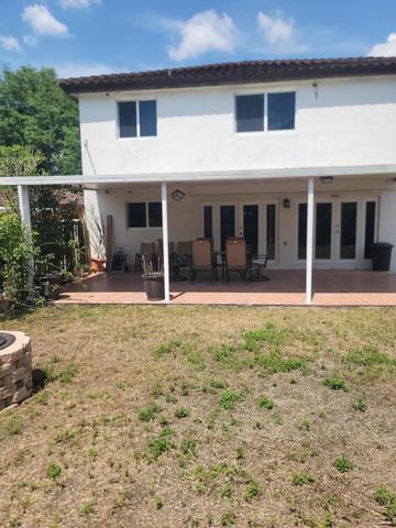 8448 NW 196th Terrace, Hialeah, FL 33015