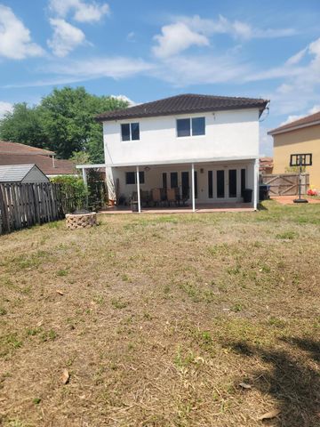 8448 NW 196th Terrace, Hialeah, FL 33015