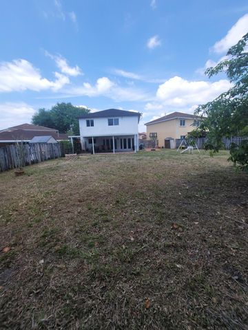 8448 NW 196th Terrace, Hialeah, FL 33015
