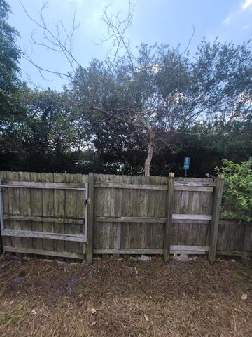 8448 NW 196th Terrace, Hialeah, FL 33015