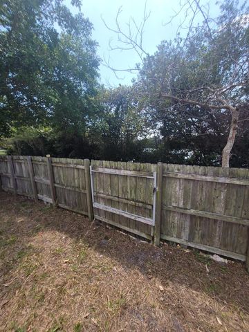 8448 NW 196th Terrace, Hialeah, FL 33015